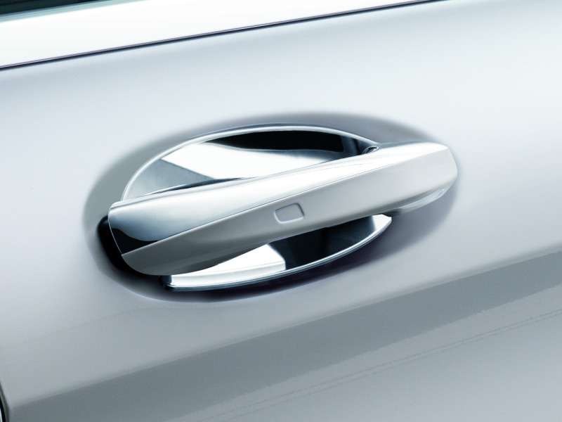 Mercedes-Benz Türgriffschalen, groß, 2-teilig hochglanzverchromt, diverse Modelle Mercedes-Benz Türgriffschalen, groß, 2-teilig hochglanzverchromt, diverse Modelle