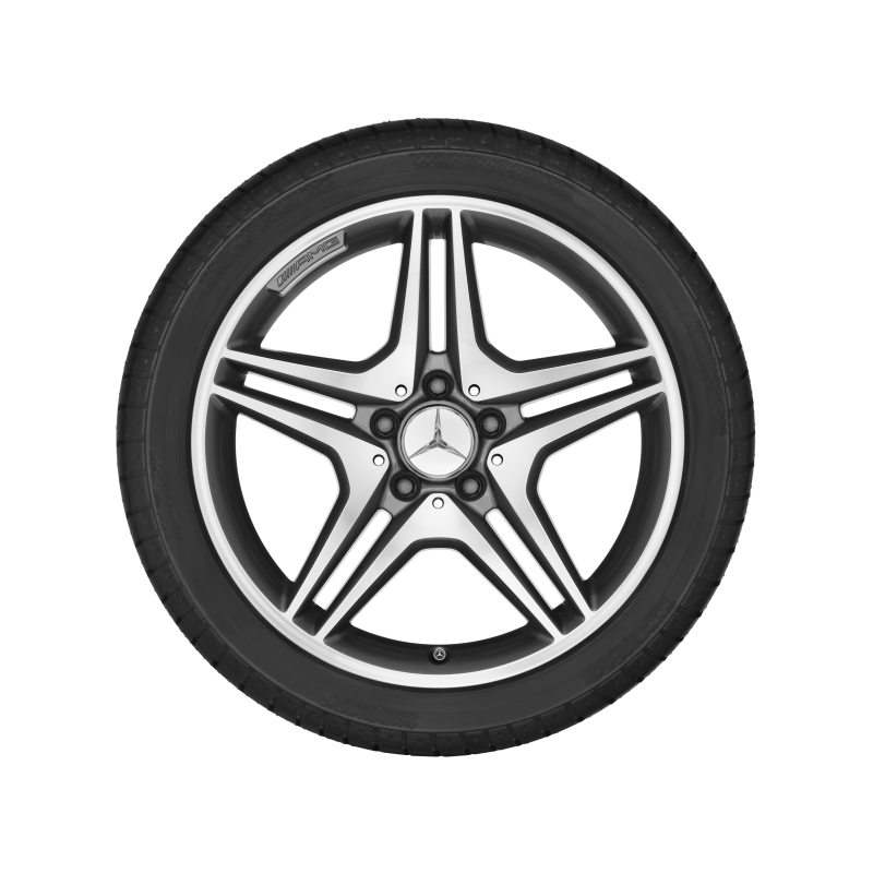AMG Winterkompletträder Satz, GLA45 AMG, 18 Zoll, 5-Doppelspeichen-Design AMG Winterkompletträder Satz, GLA45 AMG, 18 Zoll, 5-Doppelspeichen-Design
